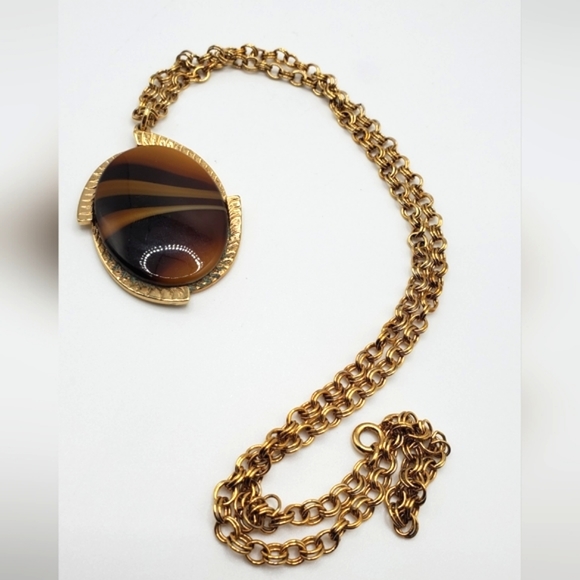 ๐ฅ๐ฉ SARAH COVENTRY Oval Gold Tone Pendant 24 Inch Chain Necklace - Picture 4 of 7